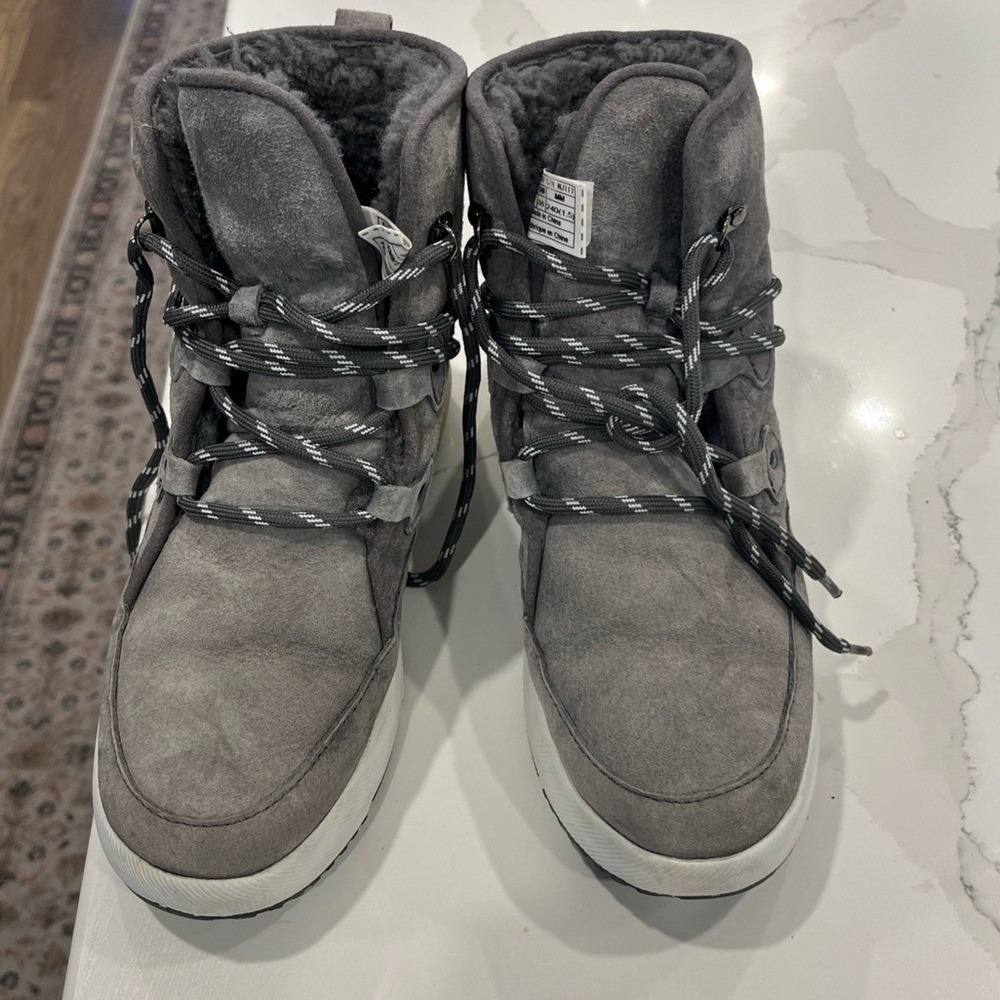 AU&MU Australia Womens Grey Suede Lace Up Sheepskin Lined Winter Boots Size 7